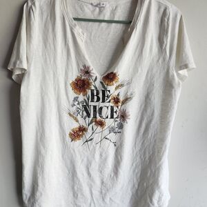 Maurices Womens Size L Floral Graphic White T-Shirt